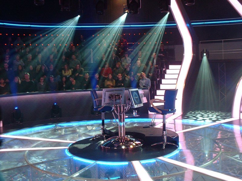  The set of  the "Who Wants to be a Millionaire" show. | Photo: Flickr
