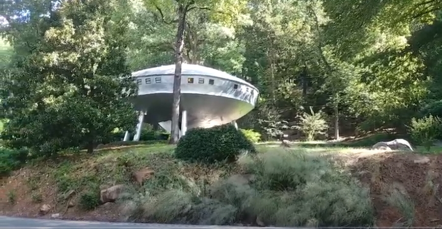 The Spaceship House — Chattanooga, USA | Source: youtube.com/Rob's Randomness