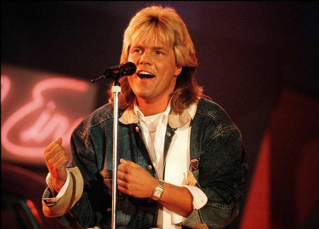 1. März: FORMEL EINS Foto von Dieter BOHLEN und BLUE SYSTEM, Dieter Bohlen performt bei einer TV show | Foto von Bernd Muller/Redferns) | Quelle: Getty Images