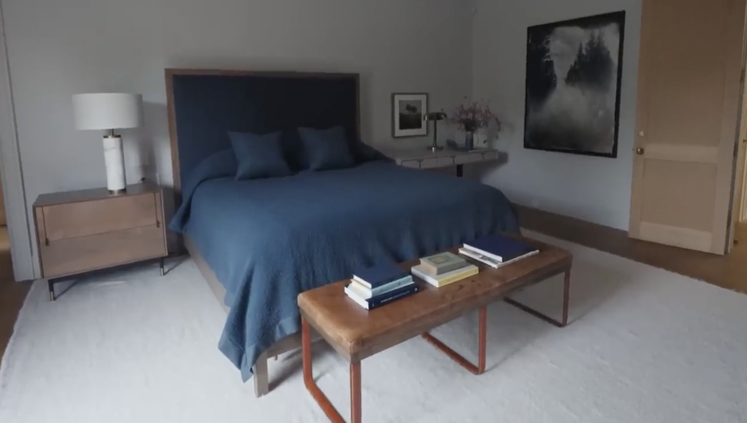 Jennifer Garner's primary bedroom from a post dated September 3, 2024. | Source: YouTube/Architectural Digest