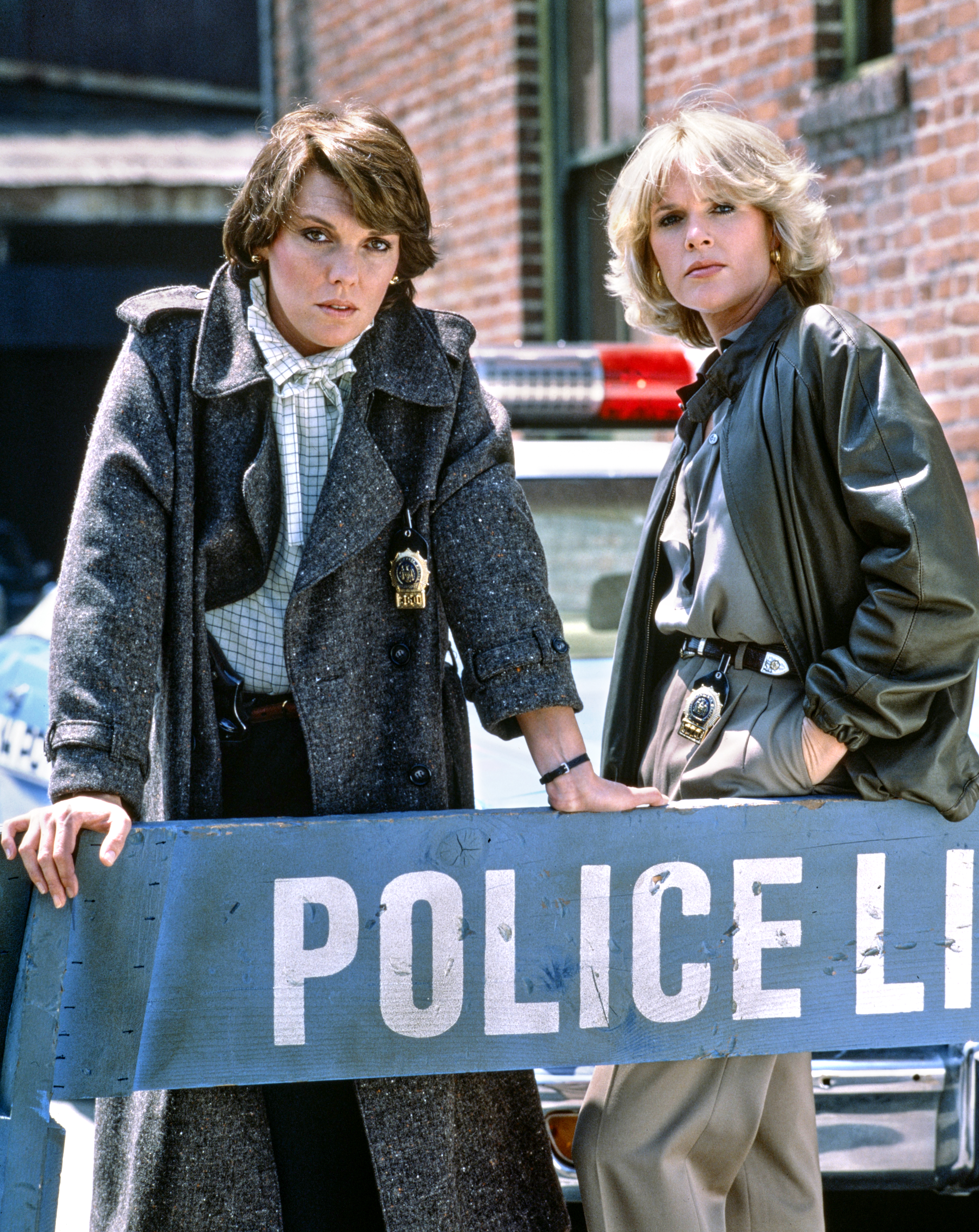 Tyne Daly (as Mary Beth Lacey) and Sharon Gless (as Christine Cagney) in "Cagney & Lacey" on March 25, 1982. | Source: Getty Images