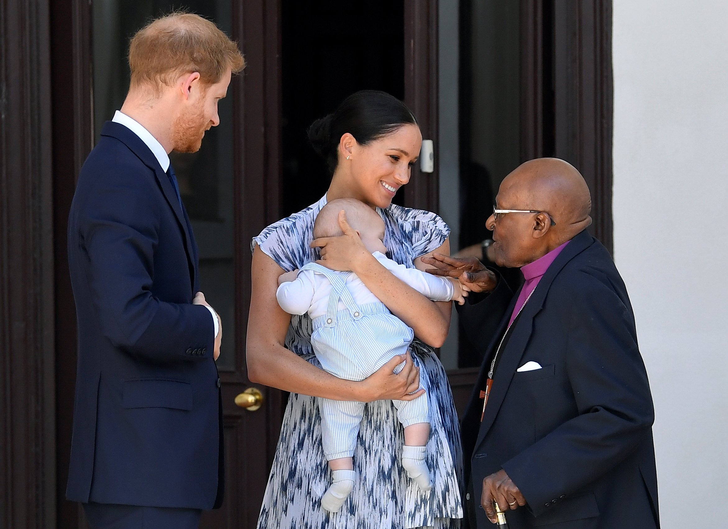 Prince Harry, Meghan Markle, and their son Archie meet Archbishop Desmond Tutu on September 25, 2019 | Photo: GettyImages