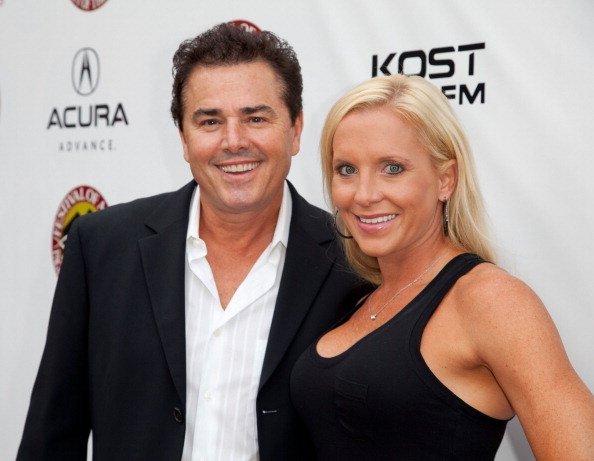 Actor Christopher Knight (L) e Cara Kokenes participam do Concurso de Mestrado do Festival de Artes de Laguna Beach em 25 de agosto de 2012 em Laguna Beach, Califórnia | Foto: Getty Images