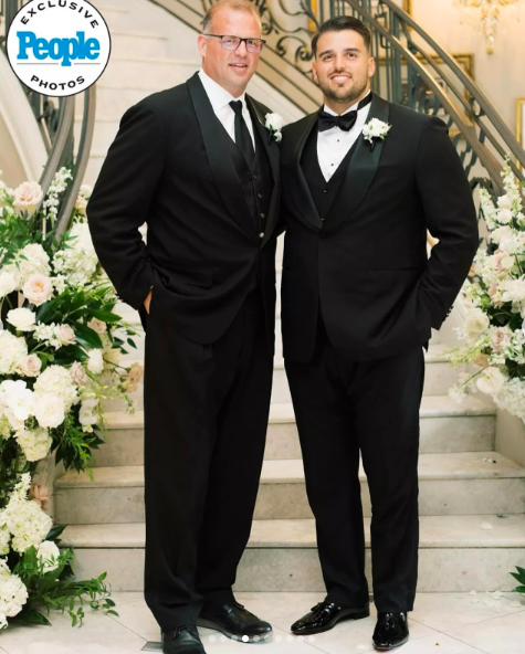 Jon Runyan Sr. and Jon Runyan Jr. posing for a picture on Jon Jr.'s wedding day, posted on August 7, 2024 | Source: Instagram/antpagephoto, classiceventsbylauren and alenkafilms