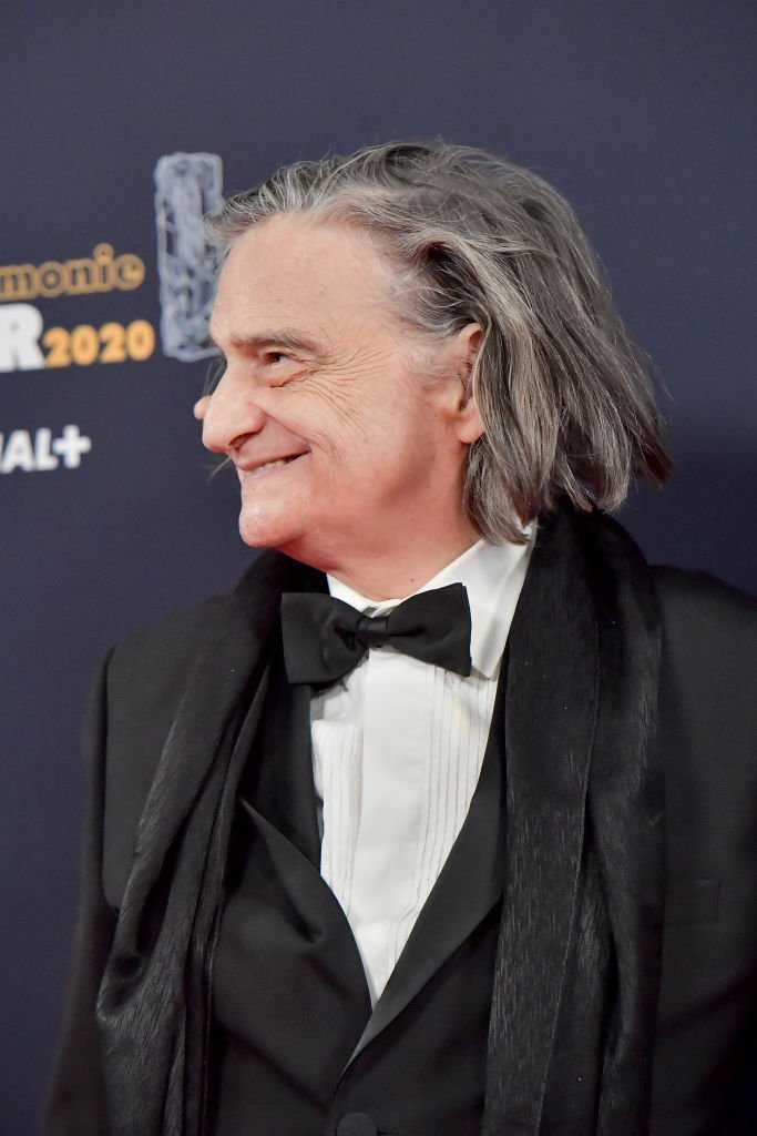  Jean-Pierre Leaud arrive à la cérémonie des César du cinéma 2020 à la salle Pleyel à Paris le 28 février 2020 à Paris, France. | Photo : Getty Images