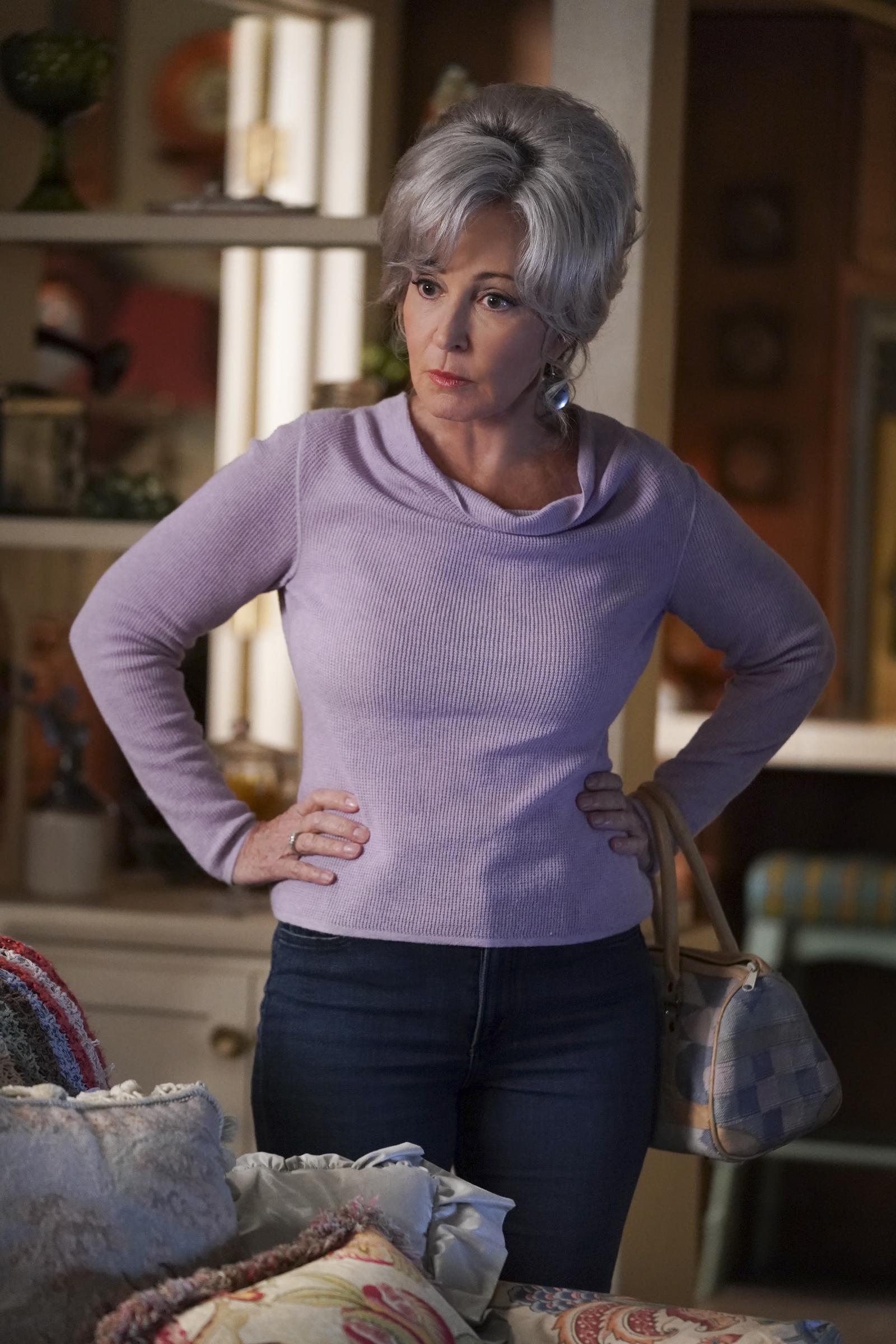 Annie Potts starring as Connie'Meemaw' Tucker in an episode of "Young Sheldon," filmed in Los Angeles, California on October 19, 2022 | Source: Getty Images