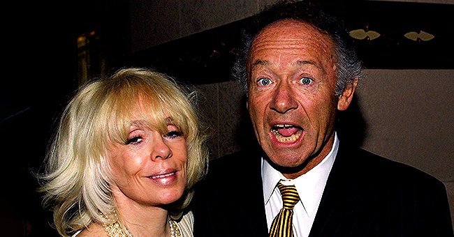 Joey Heatherton and Robert Elraboth at the El Capitan Theater on October 15, 2003 in Hollywood, California. | Photo: Getty Images