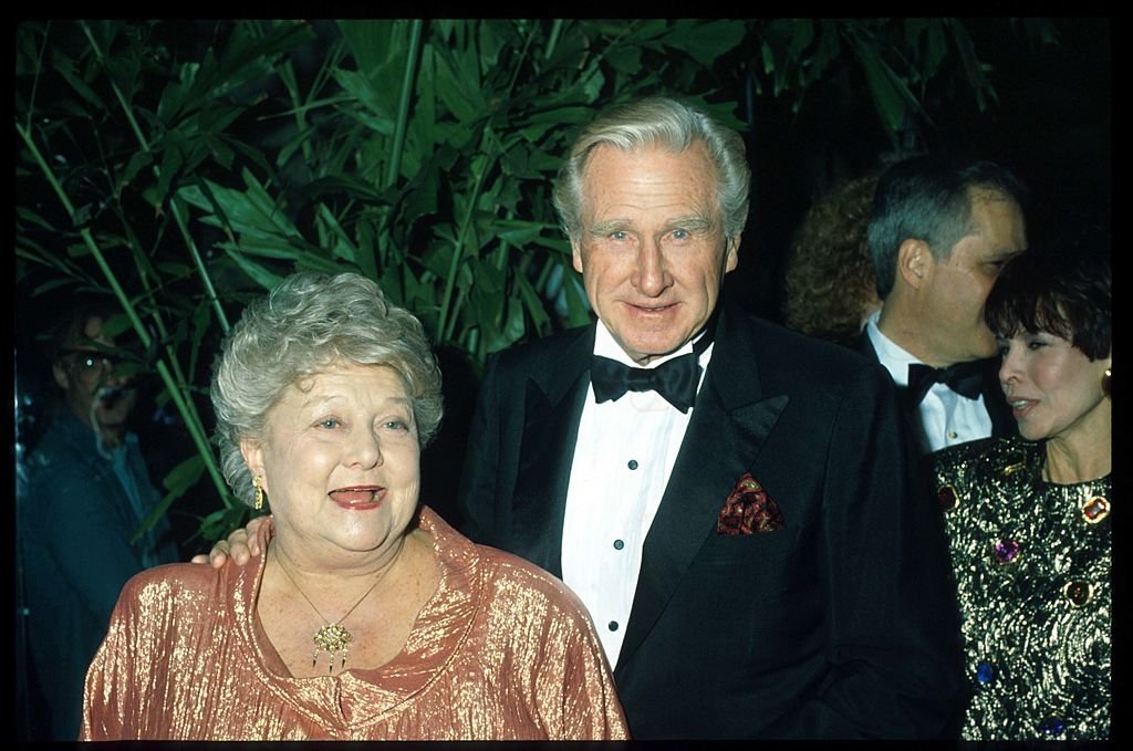 Lloyd Bridges and wife Dorothy pose at the 7th Annual American Cinema Awards January 27, 1990 | Photo: GettyImages