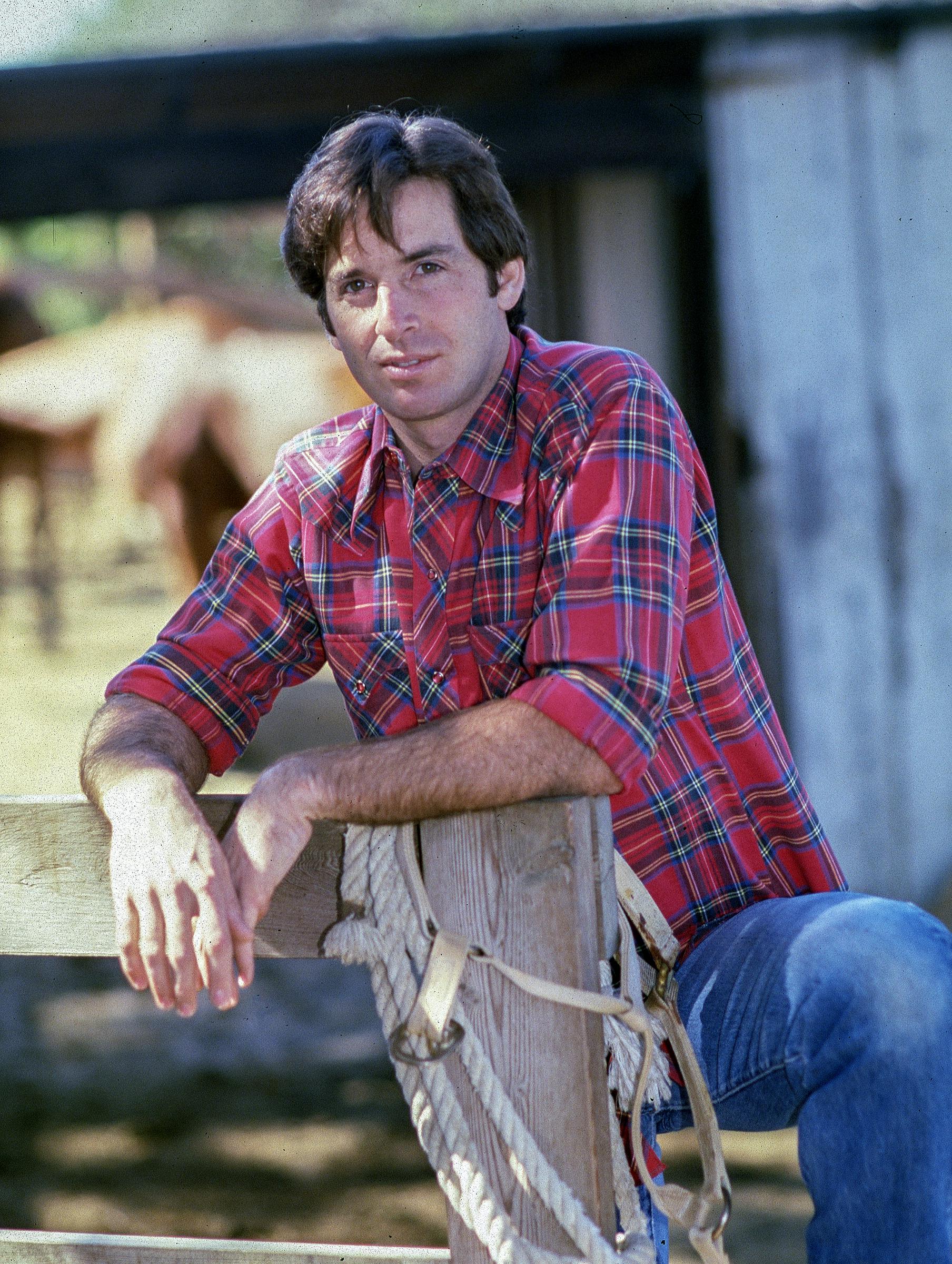 Robert Carradine posing for a portrait in Los Angeles, California on June 1, 1986. | Source: Getty Images