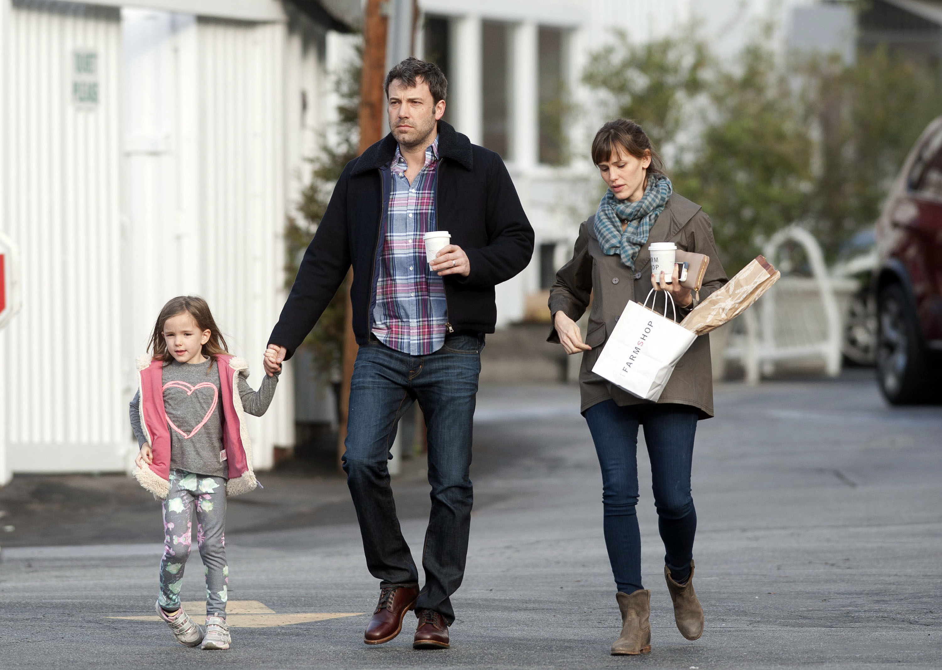 Seraphina Affleck, Ben Affleck and Jennifer Garner on February 6, 2014 in Los Angeles, California. | Source: Getty Images