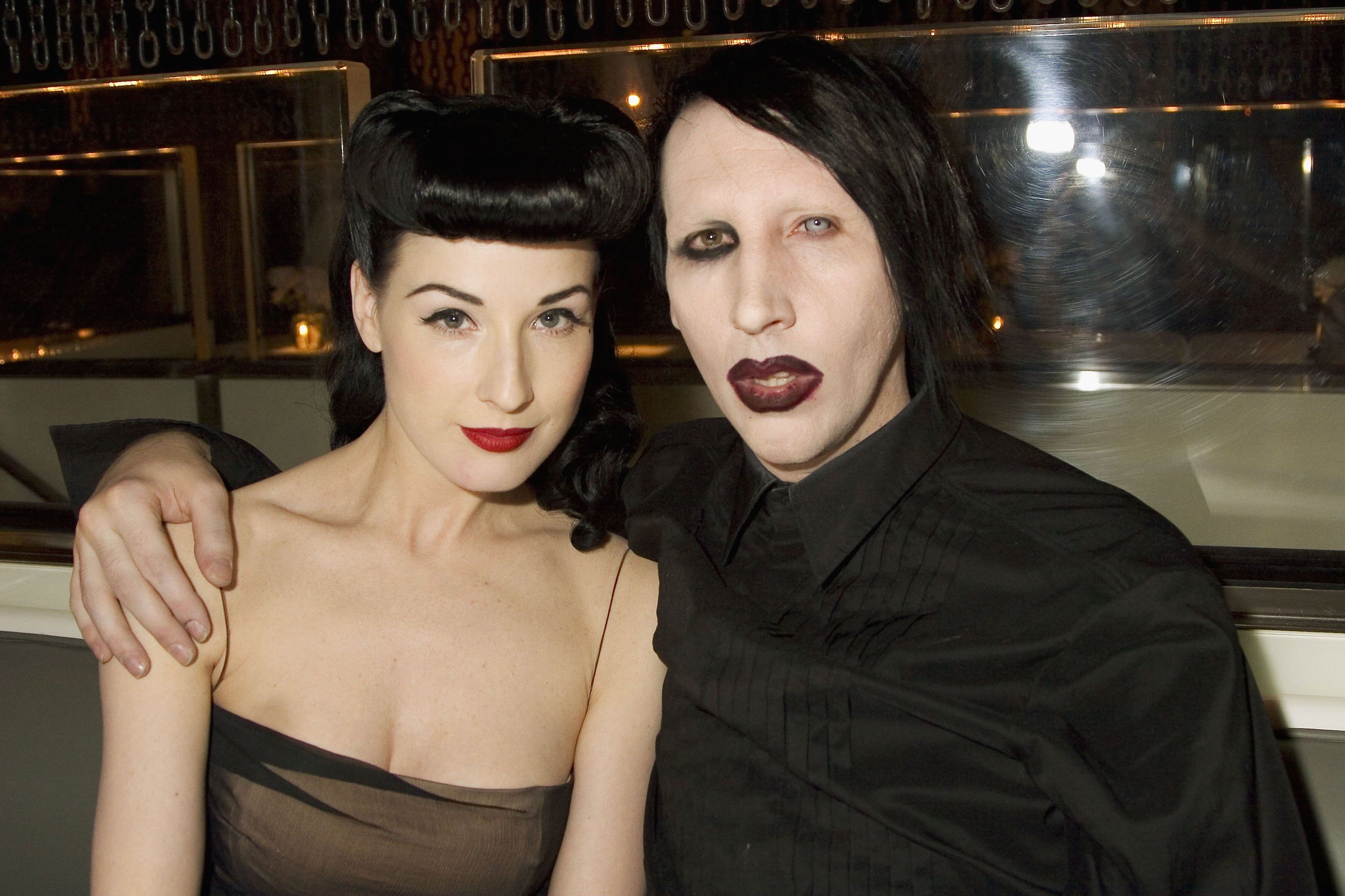 Dita Von Teese and Marilyn Manson at the opening of MR CHOW Tribeca on May 4, 2006, in New York City | Photo: Astrid Stawiarz/Getty Images