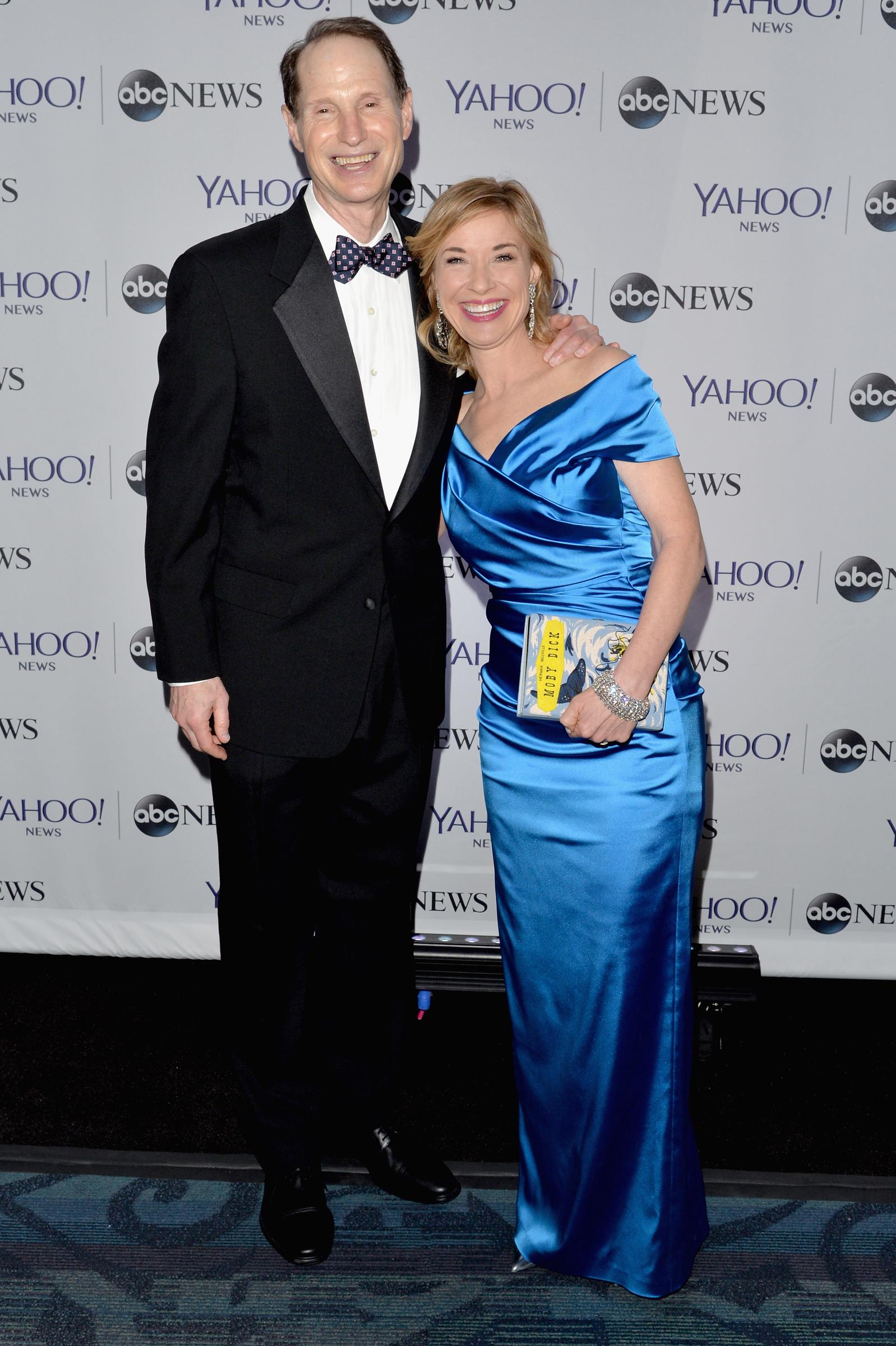 Senator Ronald Wyden (L) and Nancy Wyden attend the Yahoo News/ABCNews Pre-White House Correspondents' dinner reception pre-party at Washington Hilton on May 3, 2014, in Washington, DC. | Source: Getty Images