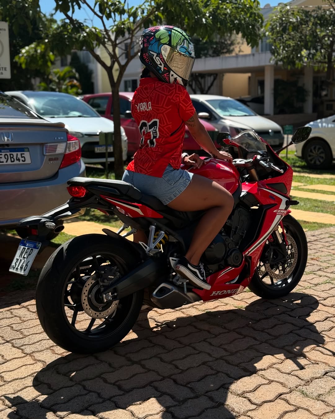 Karla Nogueira on her motorcycle, dated May 4, 2025 | Source: Instagram/karla_nogueiira