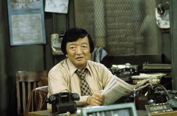  Jack Soo on set of "Barney Miller". | Photo: Getty Images.