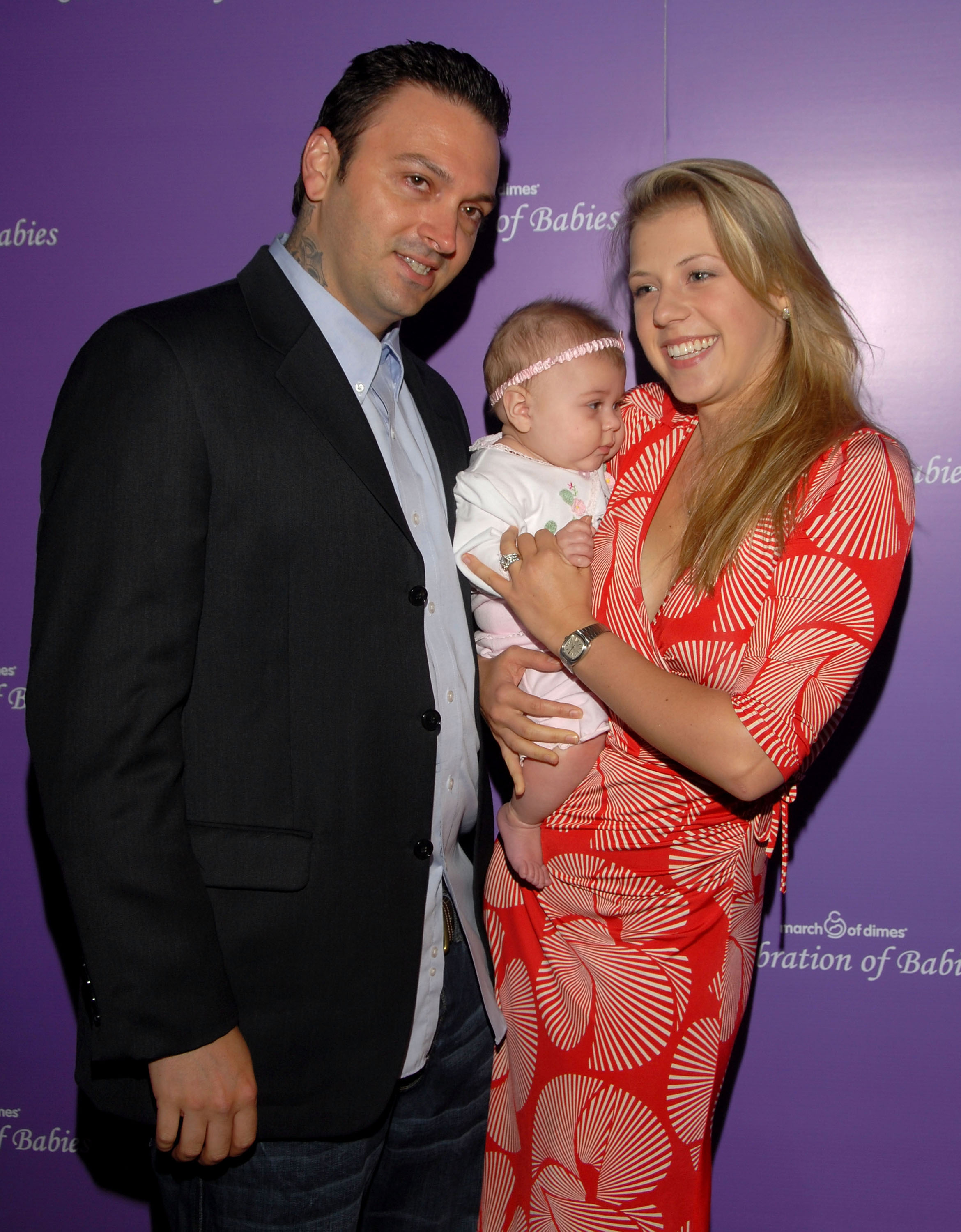 Cody Herpin, Jodie Sweetin, and Zoie Laurelmae Herpin at the "Celebration of Babies" silent auction and luncheon on September 27, 2008, in Beverly Hills, California. | Source: Getty Images