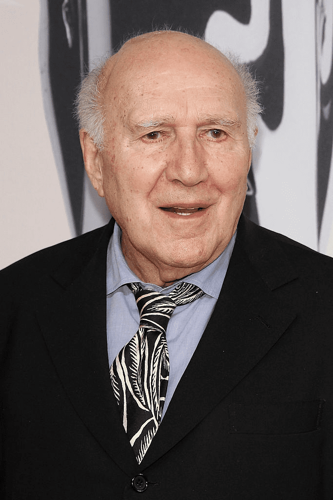 L'acteur français Michel Piccoli arrive pour la 24ème édition des European Film Awards 2011 à Tempodrom le 3 décembre 2011 à Berlin, en Allemagne. | Photo : Getty Images