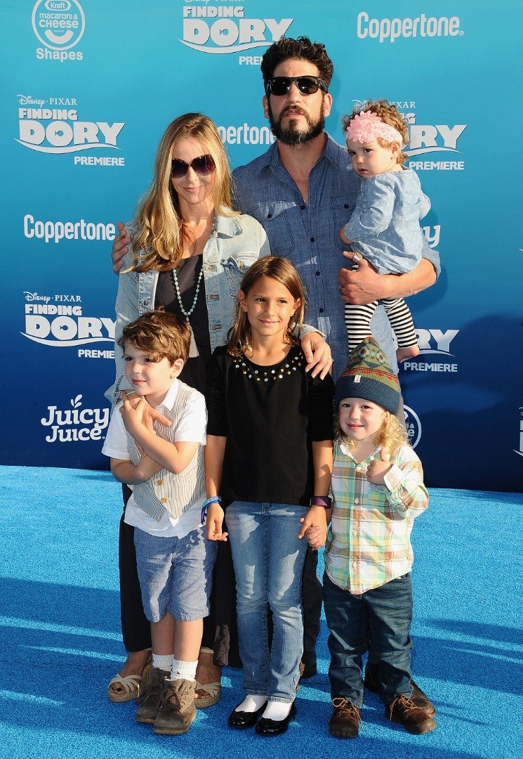 Jon Bernthal, wife Erin Angle and children at the premiere of "Finding Dory" at the El Capitan Theatre on June 8, 2016, in Hollywood, California. | Source: Getty Images
