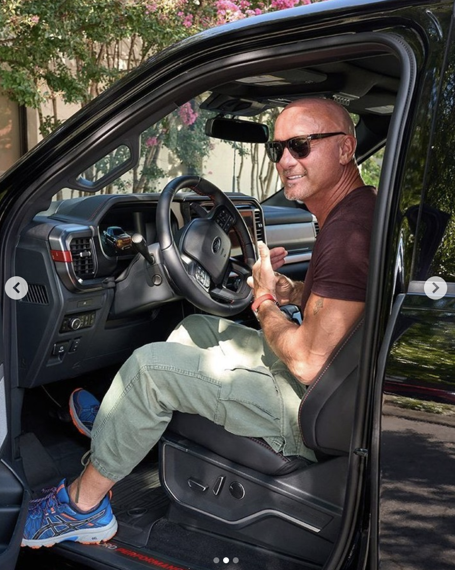 Tim McGraw out in Nashville, Tennessee, posted on July 31, 2025 | Instagram/people.country