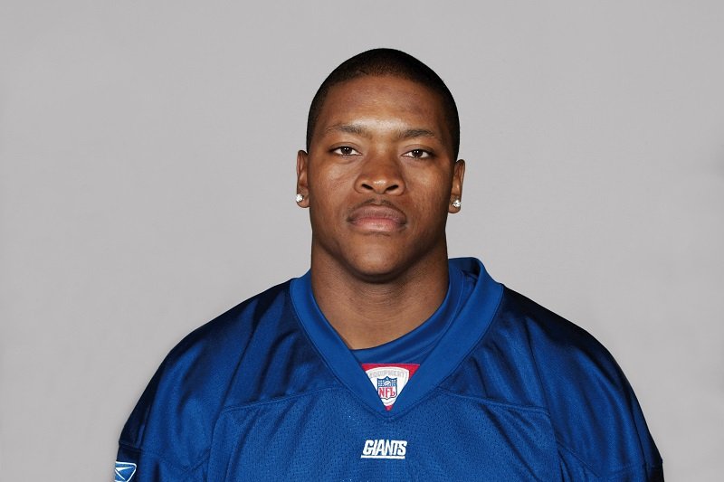 Will Allen of the New York Giants poses for his 2005 NFL headshot in New Jersey | Photo: Getty Images