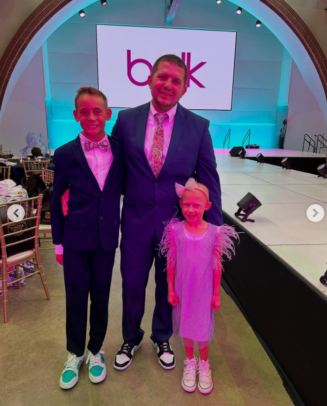 Dylan Franklin poses with Noelle and her older brother, dated June 15, 2025 | Source: Instagram/dfrank