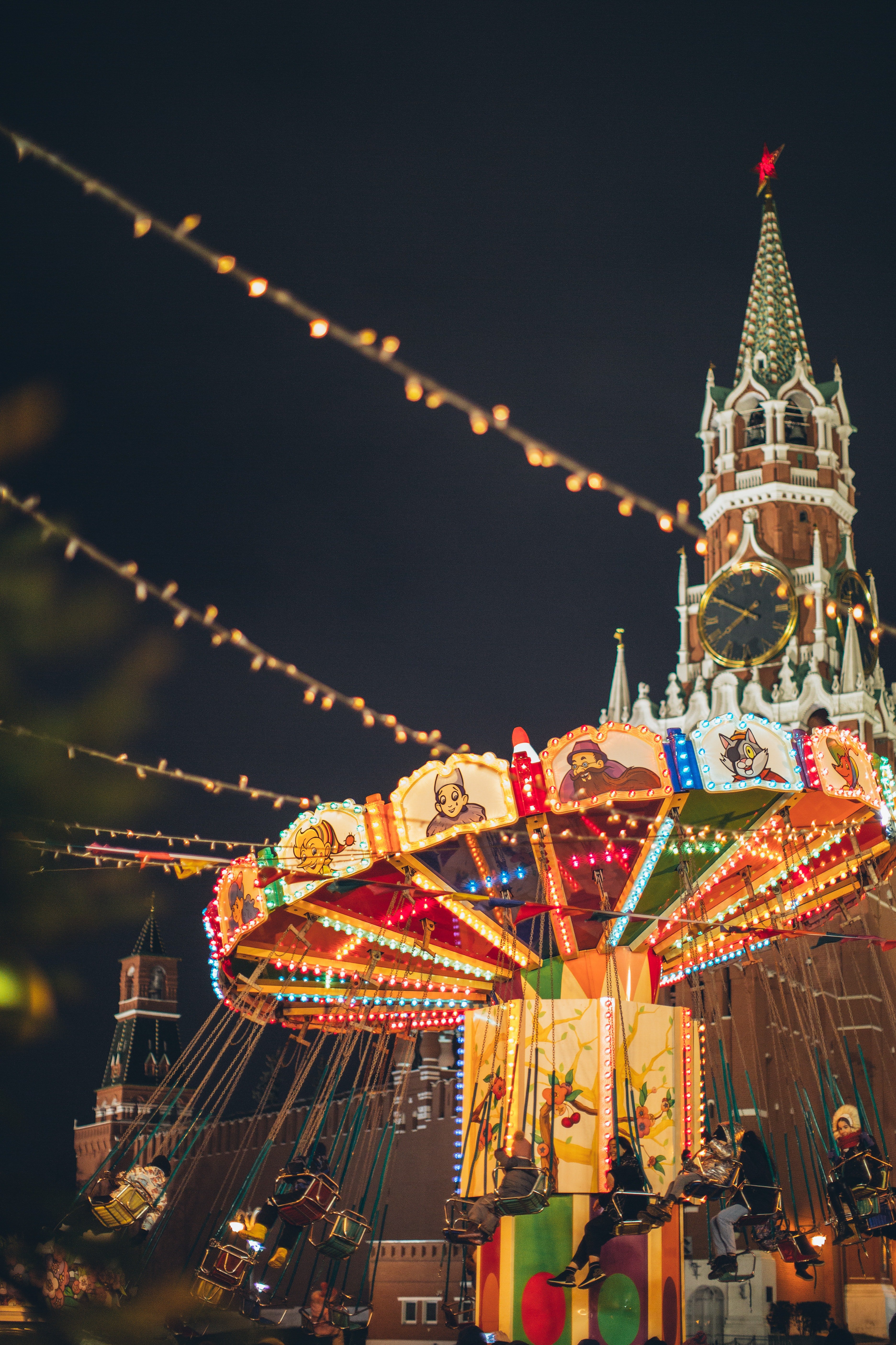 Mike enjoyed to his fullest at the amusement park. | Source: Pexels