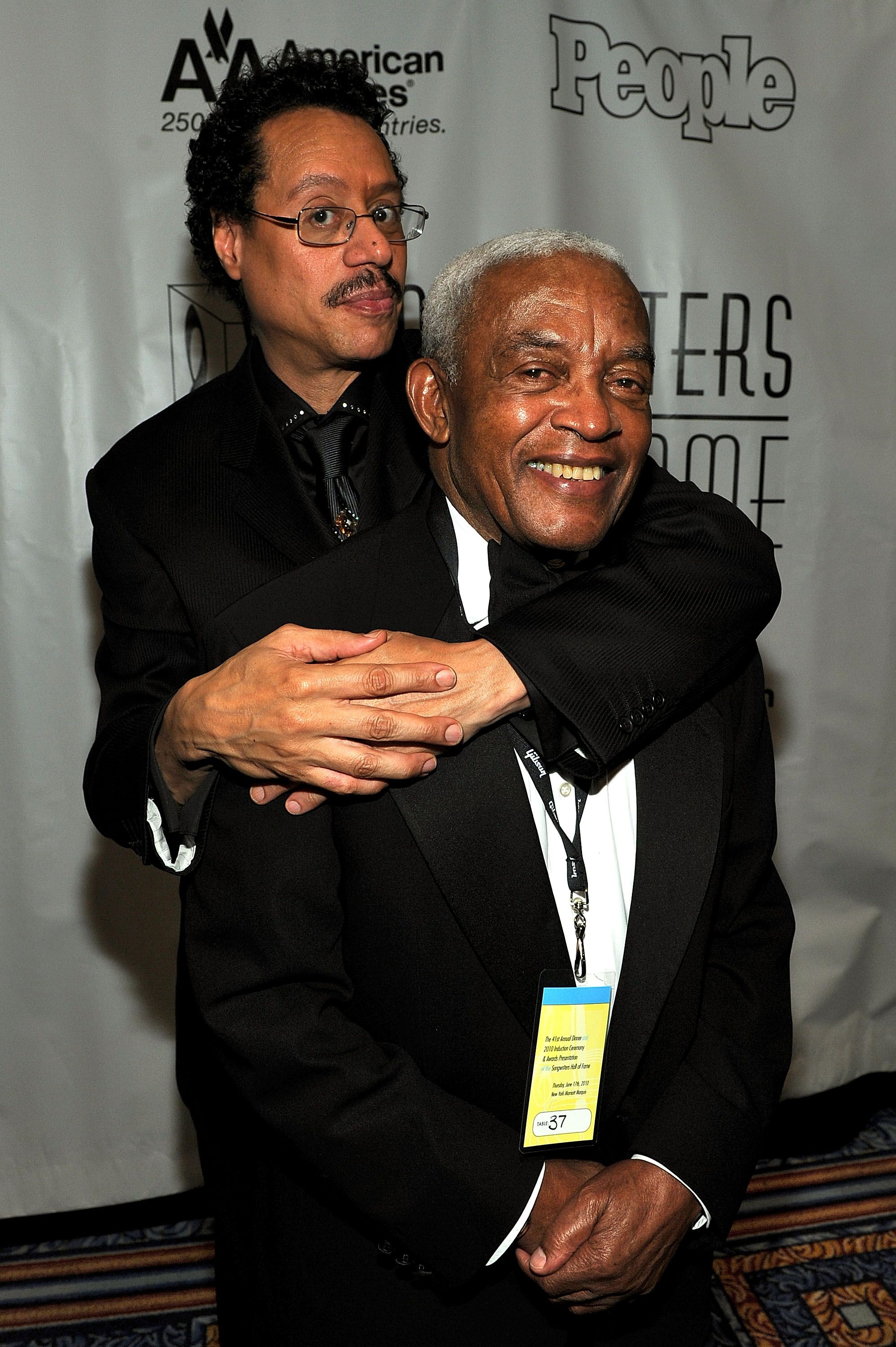 Irving Burgie with Larry Dunn at the 41st Annual Songwriters Hall of Fame Ceremony at The New York Marriott Marquis in New York City | Photo: Getty Images