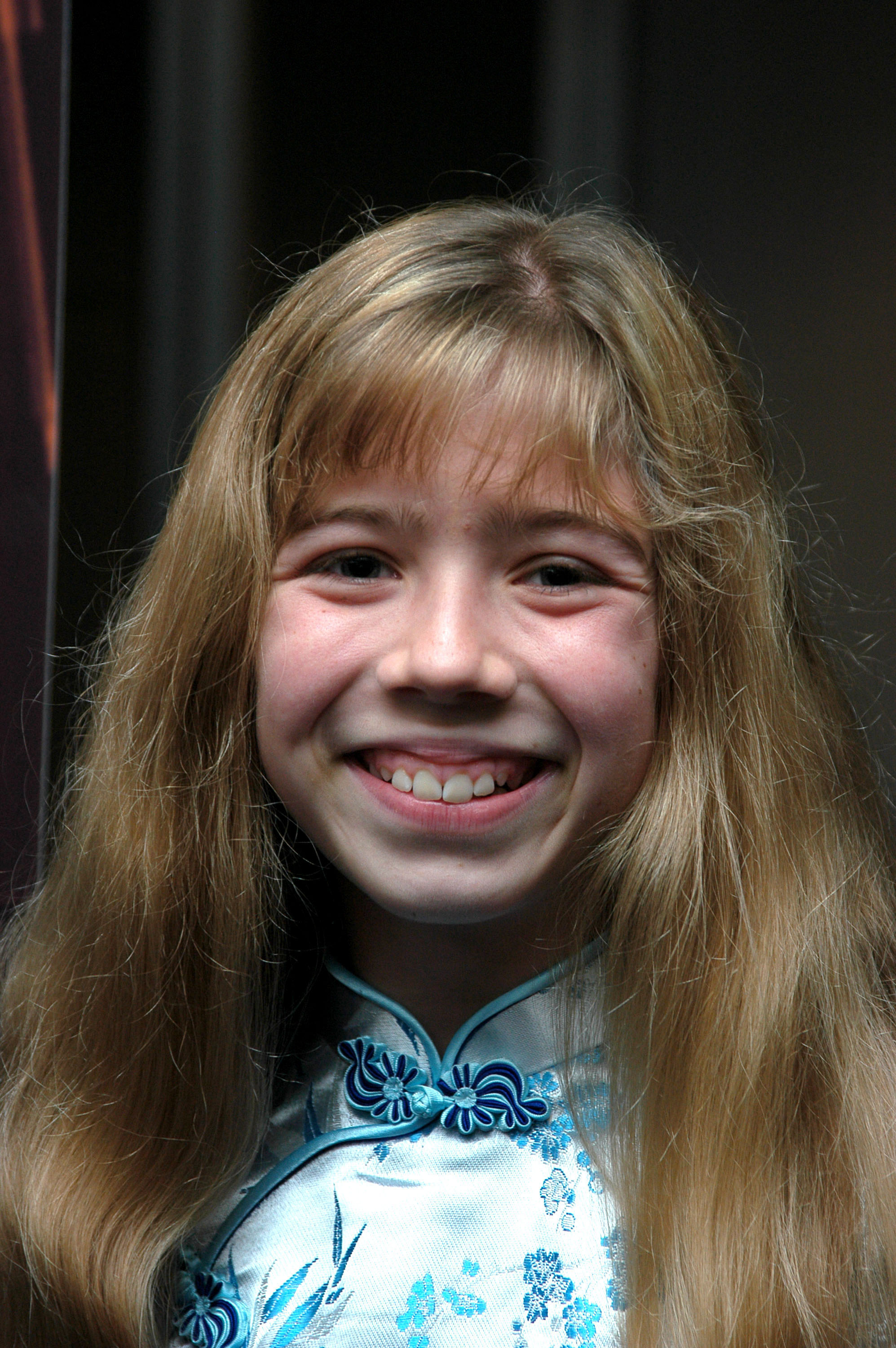 The child star at the private screening of "Breaking Dawn" on March 24, 2004 | Source: Getty Images