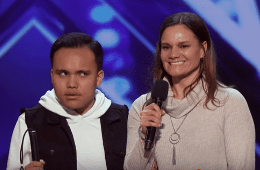 Kodi Lee and his mother speak to the judges during his first audition on America's Got Talent. | Source: Youtube.com/AmericasGotTalent