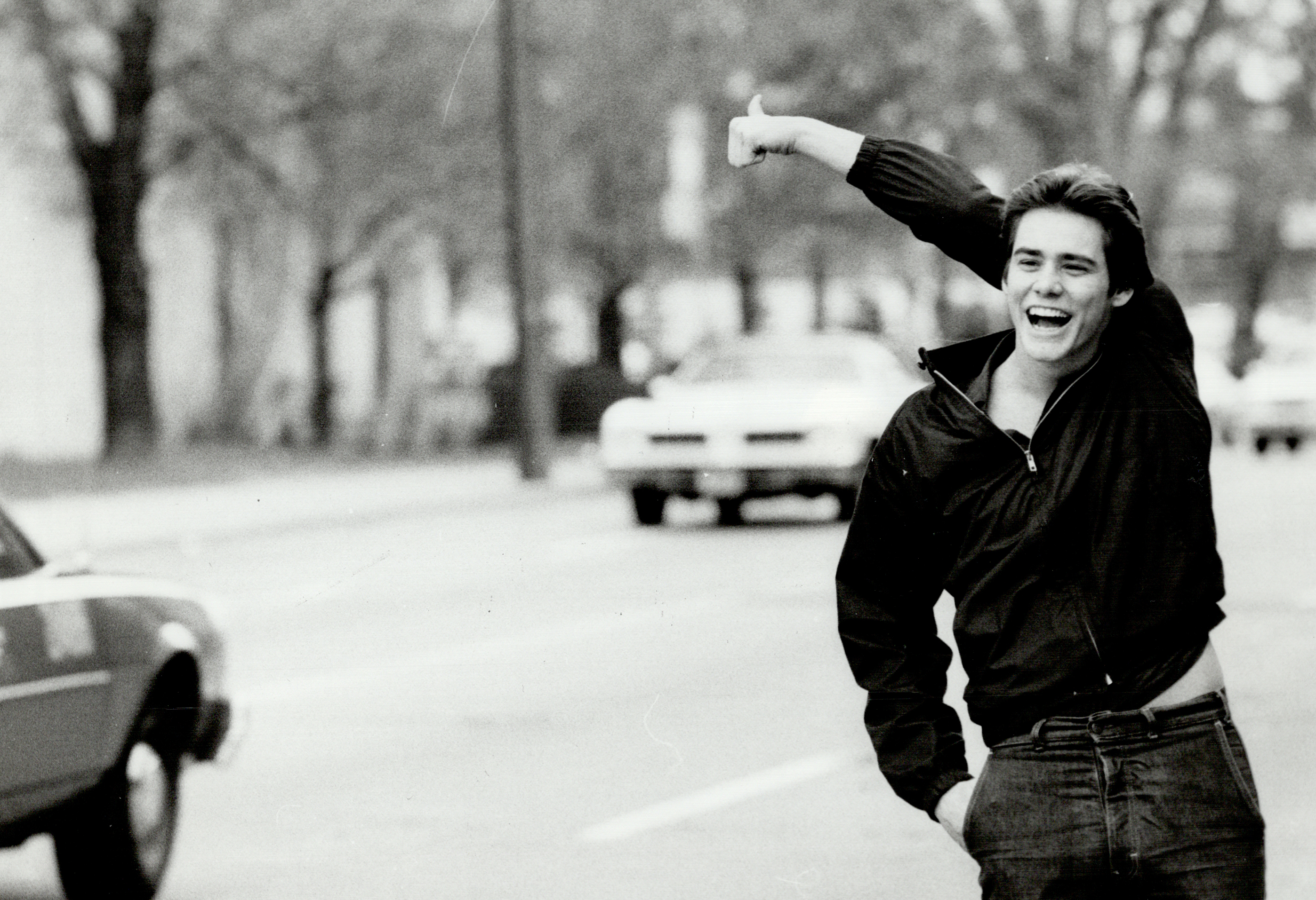 The Hollywood actor hitch-hiking in Toronto, Canada, on December 4, 1981 | Source: Getty Images