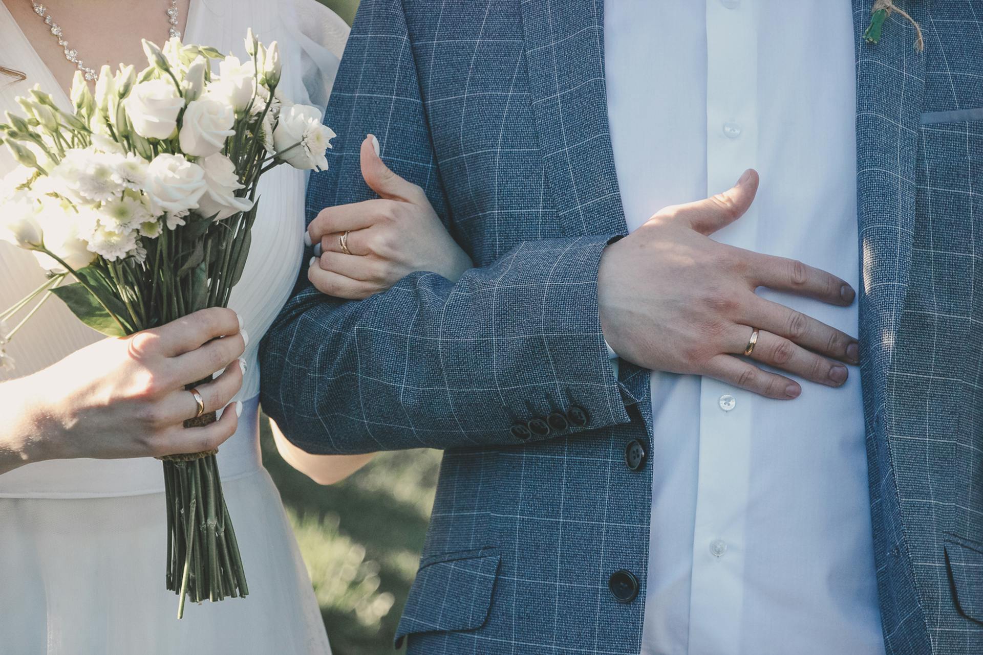 A close-up shot of a newly-wed couple | Source: Pexels