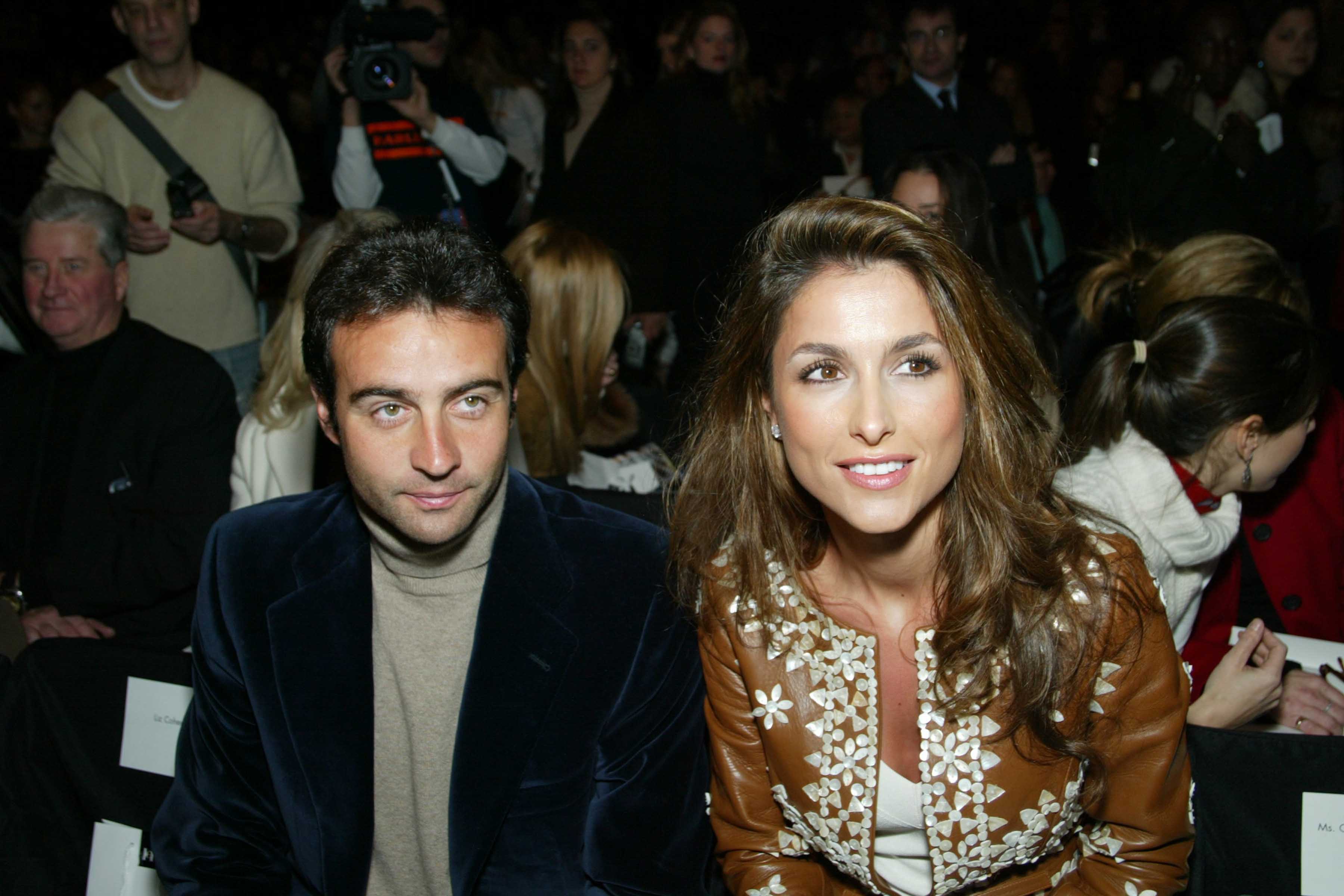 Enrique Ponce y Paloma Cuevas en show de Carolina Herrera en Nueva York en 2004. | Foto: Getty Images Enrique Ponce y Paloma Cuevas en show de Carolina Herrera en Nueva York en 2004. | Foto: Getty Images