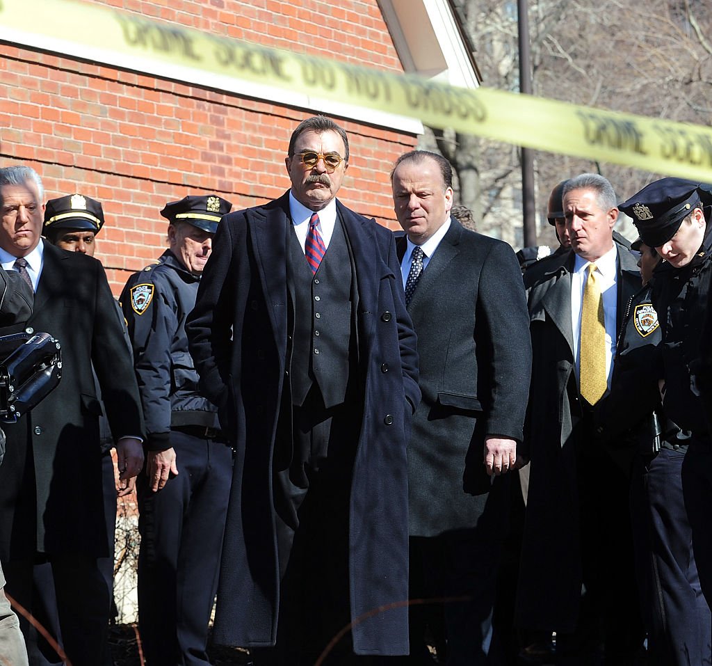 Tom Selleck as Joe Reagan on the set of "Blue Bloods" in New York City on March 23, 2015 | Photo: Getty Images