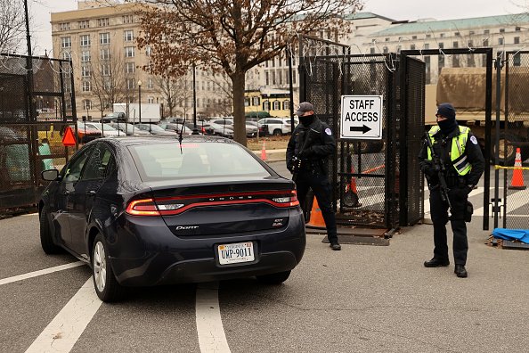 scène restreinte par les forces de l'ordre. | Photo : Getty Images.