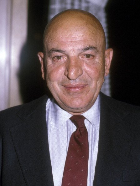 Telly Savalas assiste à la prestation pour adultes vivant et apprenant le 4 mars 1983 à l'hôtel Sheraton Universal |  Photo: Getty Images