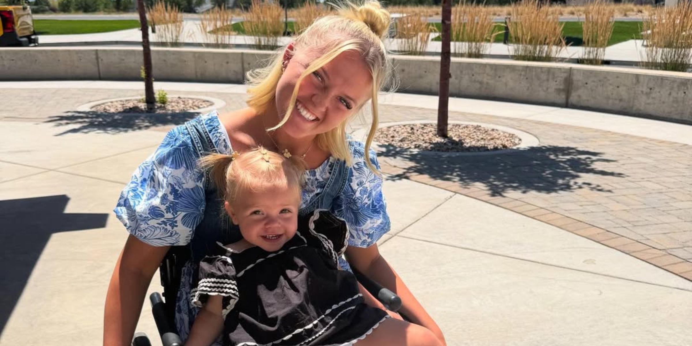 Emily Traveller and her niece | Source: Instagram/emilytrav