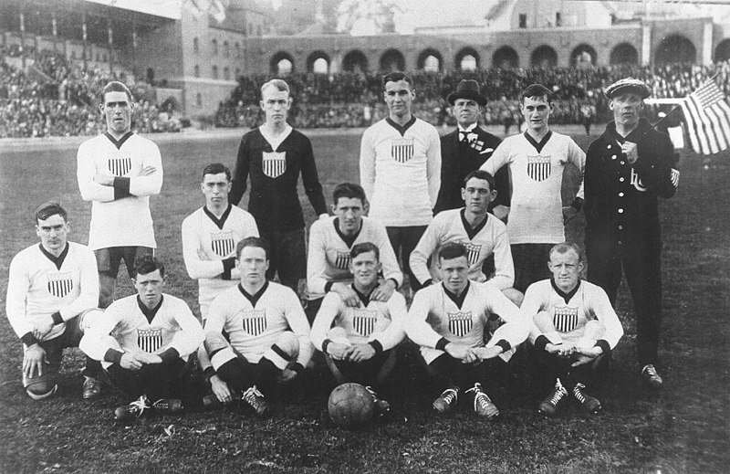U.S. soccer team in 1916 | Source: Wikimedia Commons