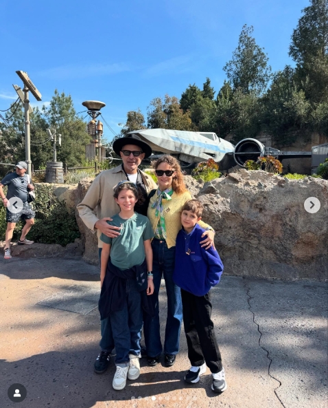 Jeff Goldblum and his family from a post dated February 28, 2025. | Source: Instagram/jeffgoldblum