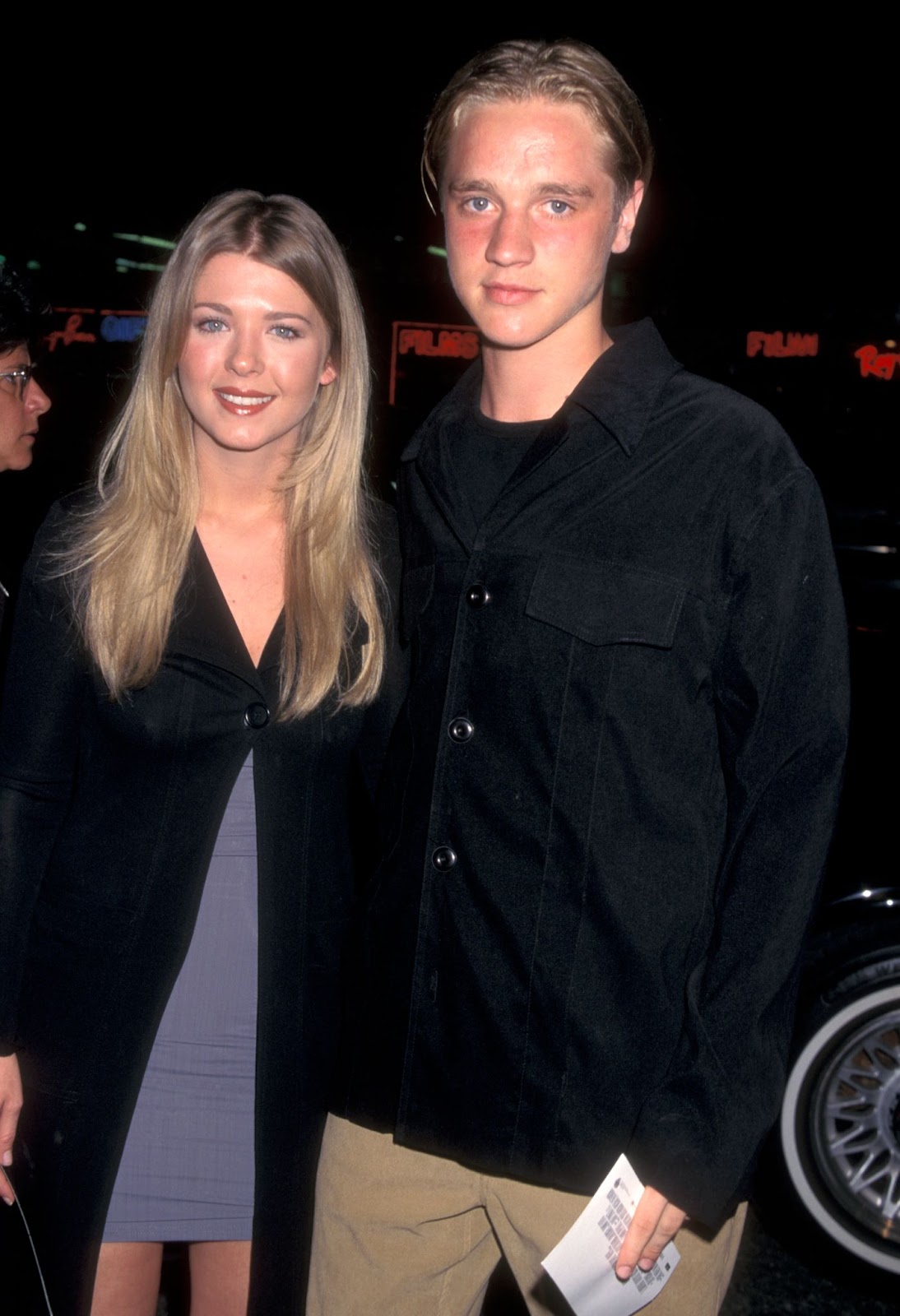 Tara Reid and the rising star at the premiere of "L.A. Confidential" on September 16, 1997, in Hollywood. | Source: Getty Images