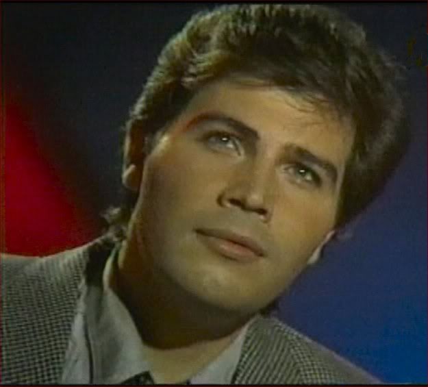 Miguel Gallardo, compositor y cantante español de la década de los 70. | Imagen: Wikipedia Miguel Gallardo, compositor y cantante español de la década de los 70. | Imagen: Wikipedia