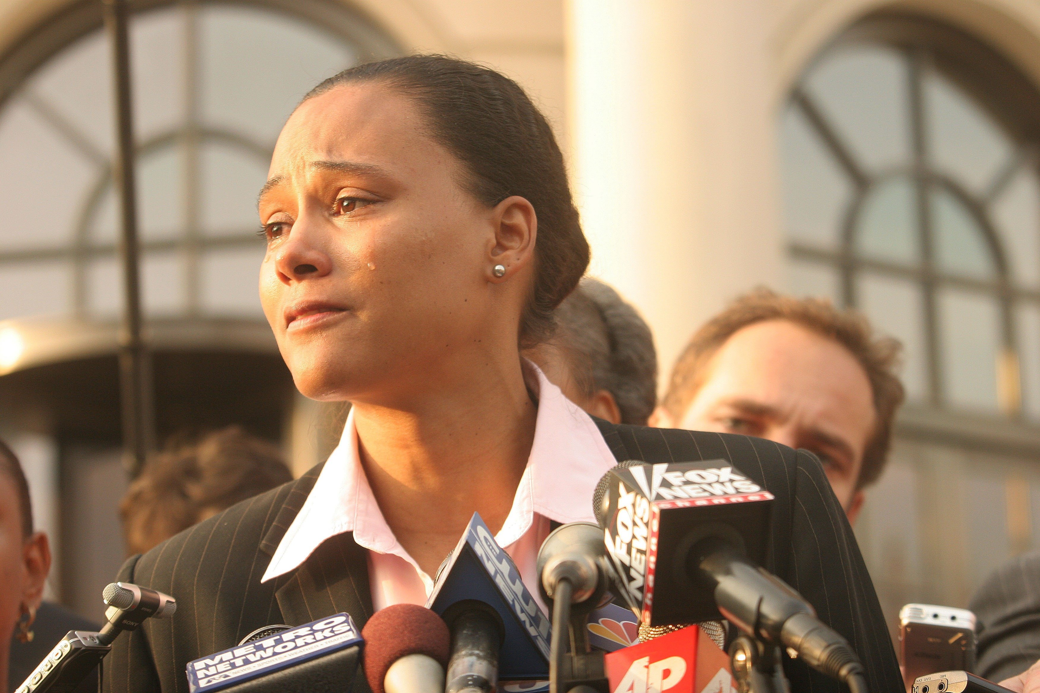 Marion Jones habla a los medios de comunicación frente a un tribunal federal de los Estados Unidos el 5 de octubre de 2007 en White Plains, NY. | Foto: Getty Images