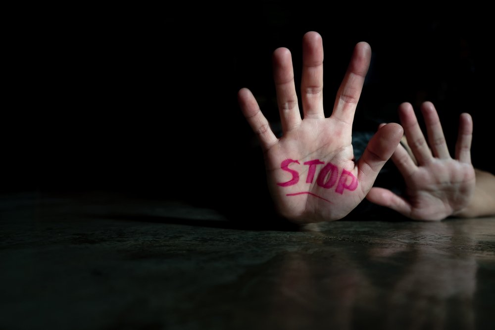 A photo that depicts human trafficking | Photo: Shutterstock