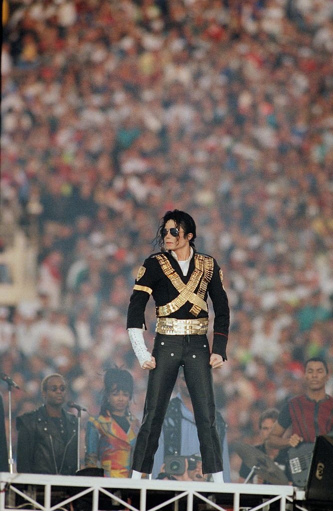 Michael Jackson performing "Heal the World" during the 1993 Pasadena, California, Super Bowl XXVII halftime show. | Source: Getty Images