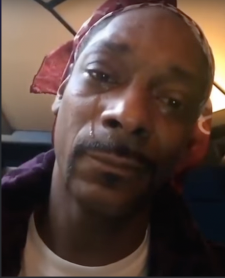 Snoop Dogg on a video dated September 28, 2017 | Source: Youtube.com/@allurbancentral