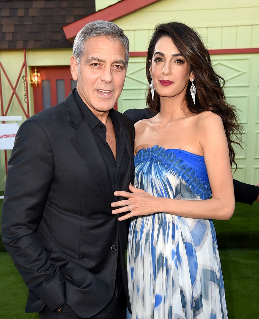 George and his wife, Amal Clooney at the premiere of "Suburbicon" in L.A., in October, 2017. | Photo: Getty Images. 