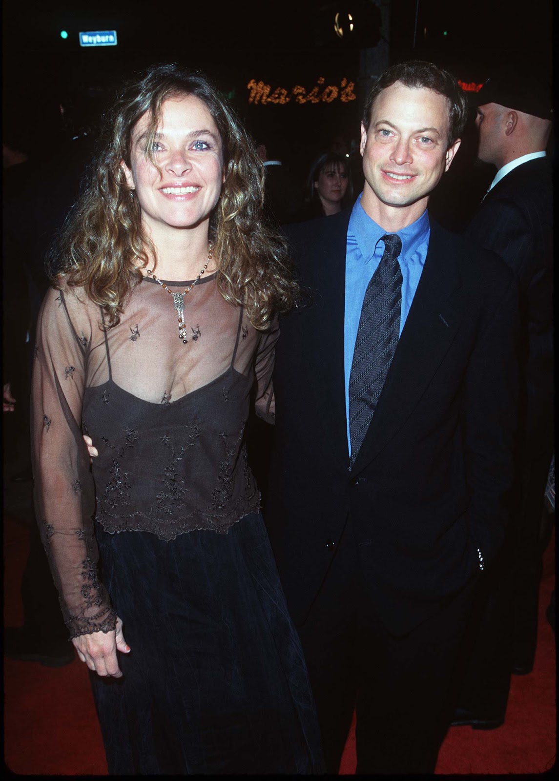 Gary Sinise and Moira Harris at the premiere of "Ransom" in 1996 in Los Angeles, California. | Source: Getty Images