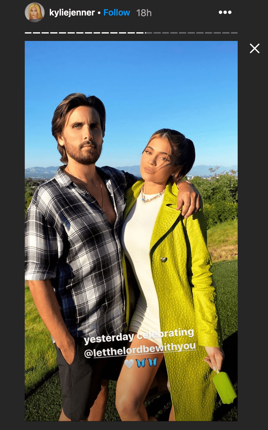 Kylie Jenner held an ice pop and shared an embrace with Scott Disick | Source: Instagram.com/kyliejenner