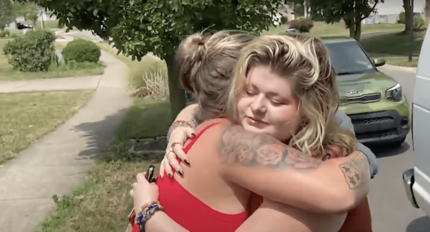 Haily Strong hugs Brittany Downing. | Source: youtube.com/WLWT