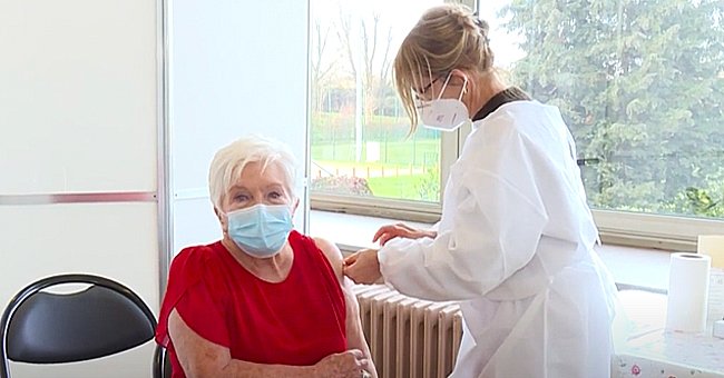 Line Renaud Raconte Les Consequences De Sa Vaccination Devant Les Cameras