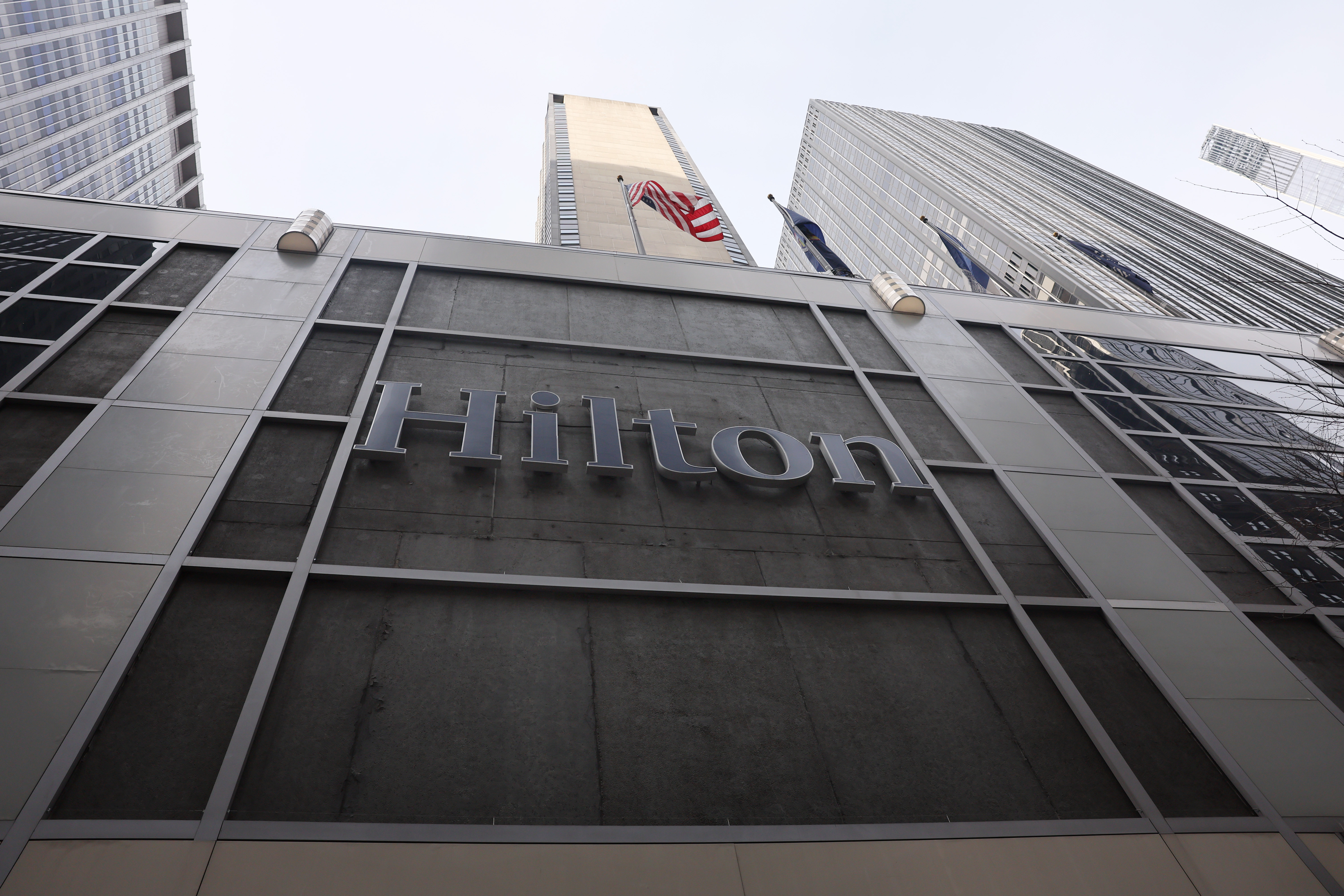 The New York Hilton Midtown, outside which Brian Thompson was shot | Source: Getty Images