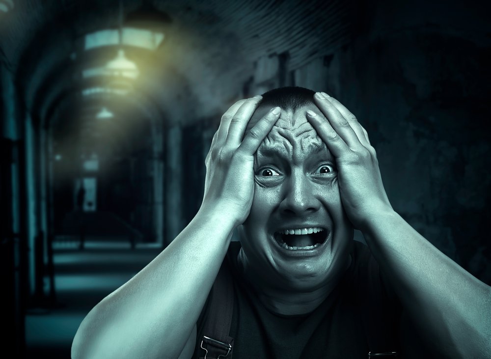Ein Mann voller Angst. | Quelle: Shutterstock